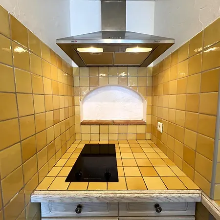 Cosy A 200m De La Parking & Wi-fi Apartman